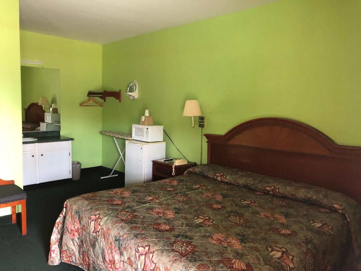 Ranch House Motel 마크스빌 외부 사진