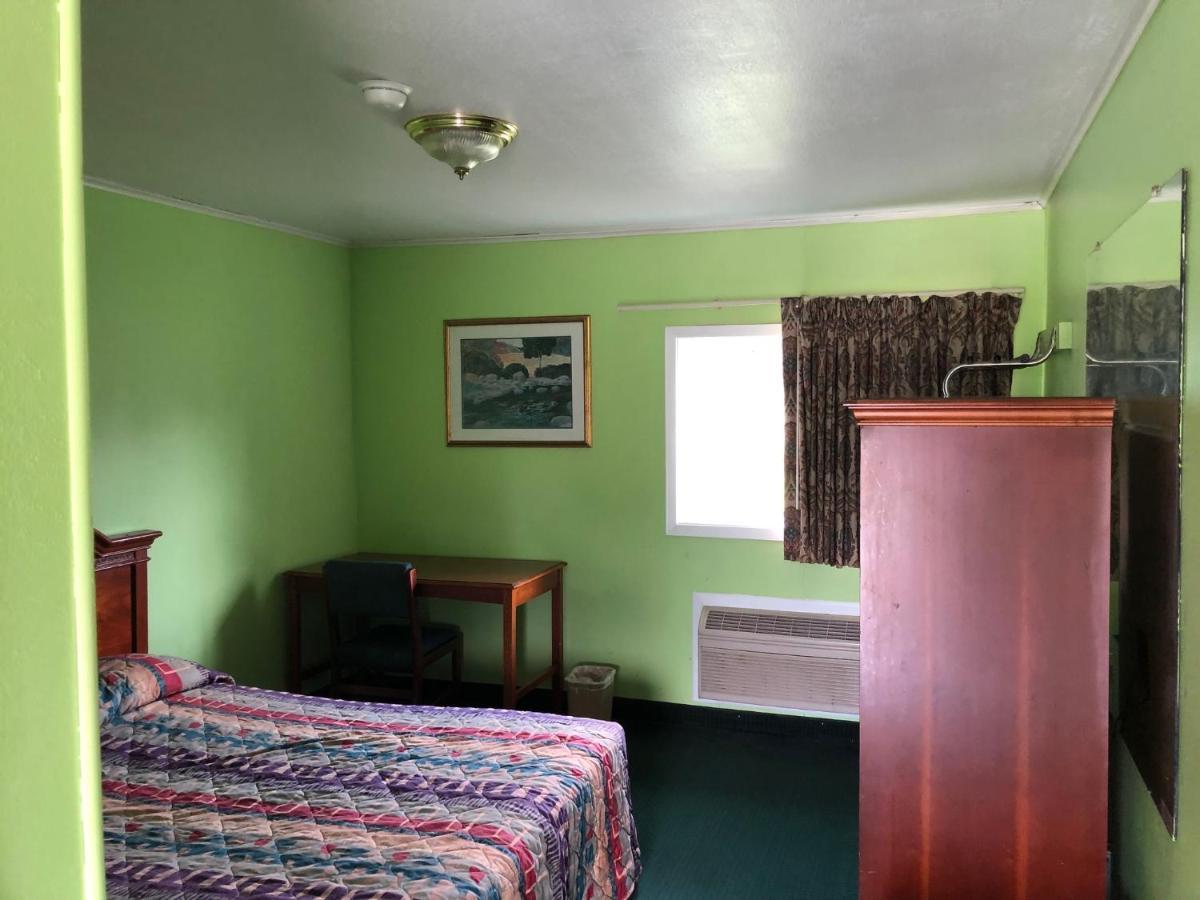 Ranch House Motel 마크스빌 외부 사진